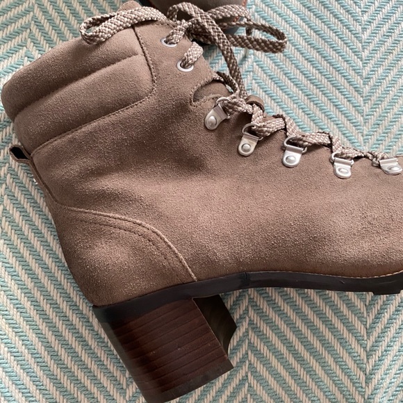 Sam Edelman Manchester Suede Lace-Up Ankle Boots - Picture 12 of 12